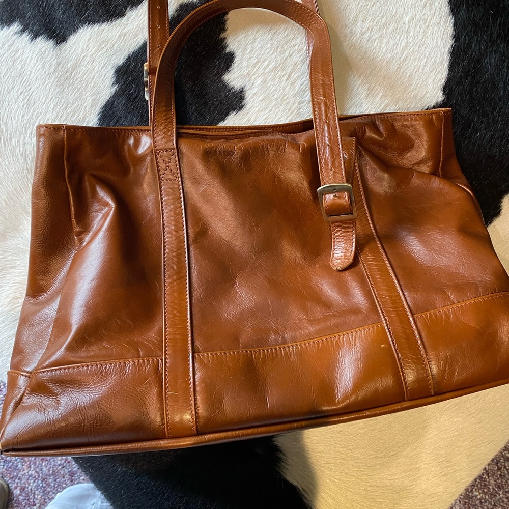 Chic Tan Leather Tote Bag